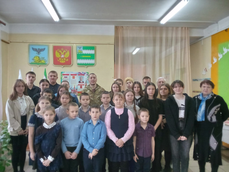 Встреча учащихся школы с участником СВО Топишко Романом Леонидовичем.